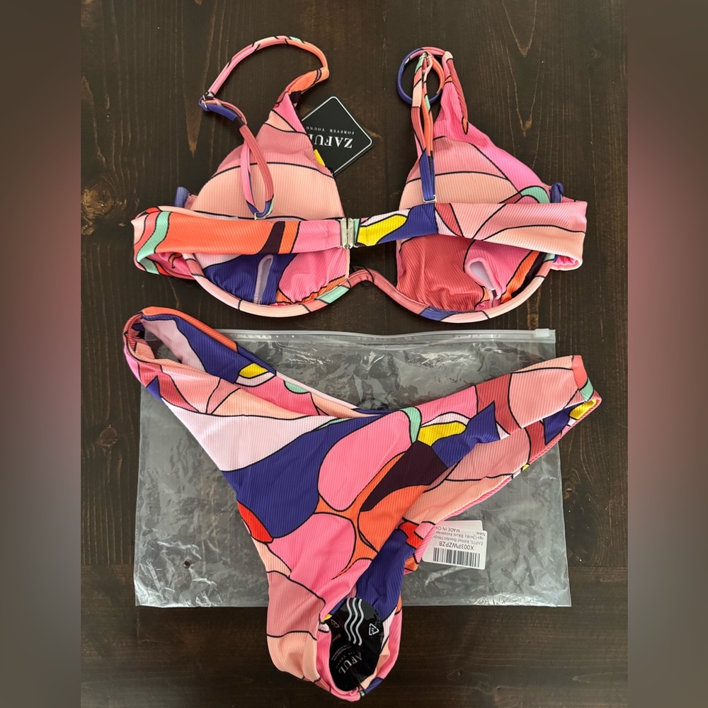 Zaful Colorful Abstract Bikini Set - Picture 3 of 5